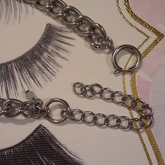 $15 Juicy Couture Silver Statememt Necklace - Picture 3 of 4